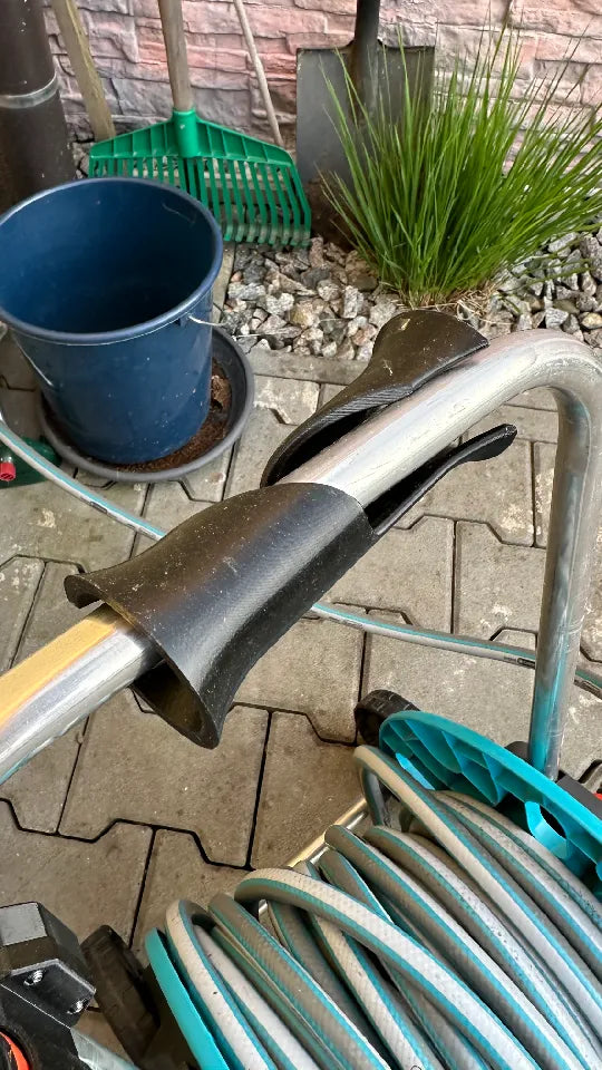 Garden Hose Reel Guide (Plastic) - Durable Hose Holder for Efficient Garden