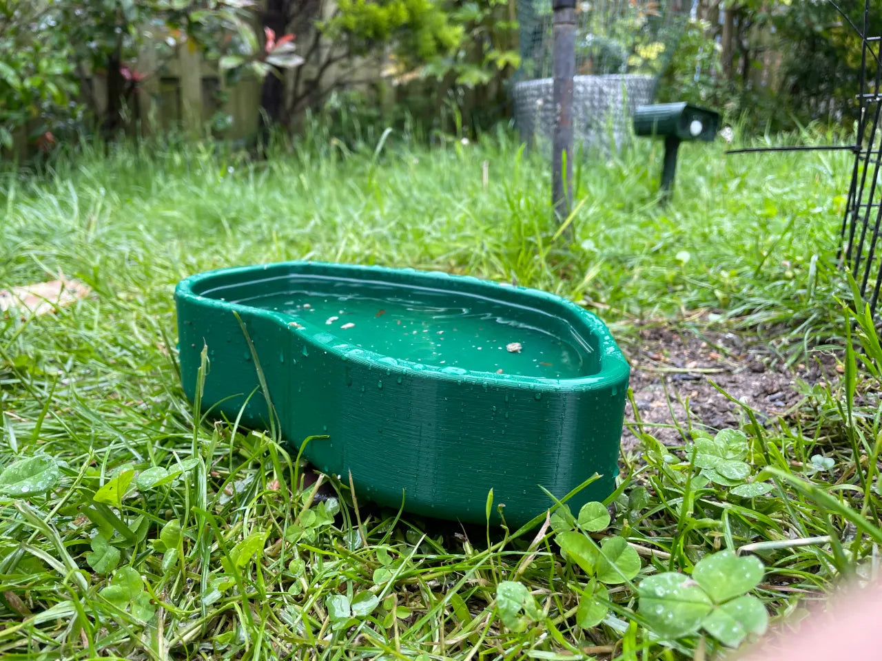 Bird Bath Tub Water Bowl for Garden- Bird Feeding Bowl - Multicolour