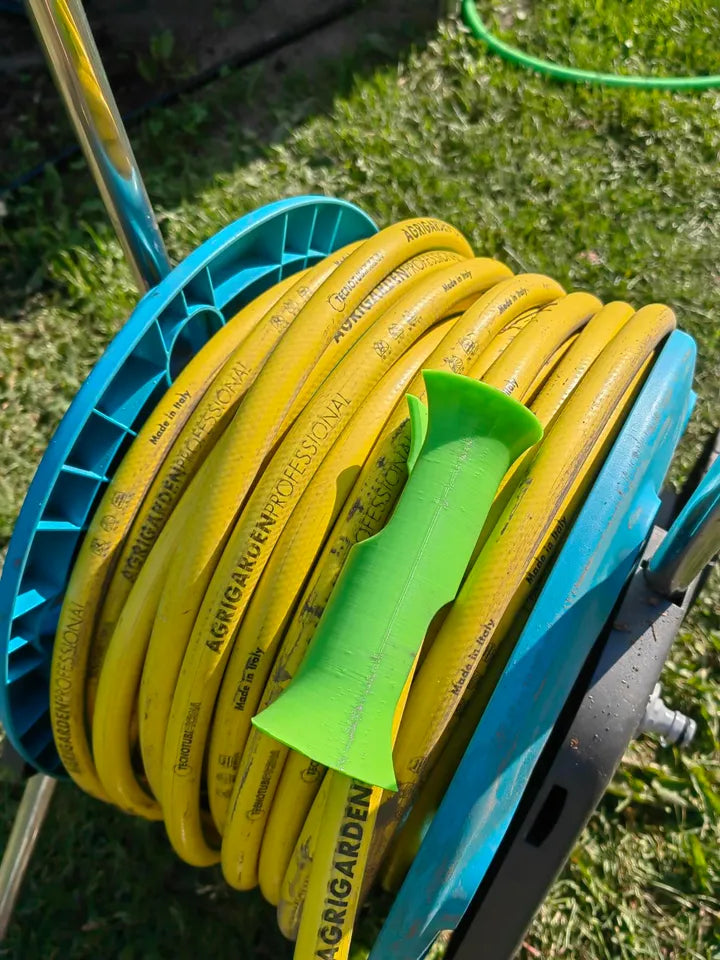 Garden Hose Reel Guide (Plastic) - Durable Hose Holder for Efficient Garden