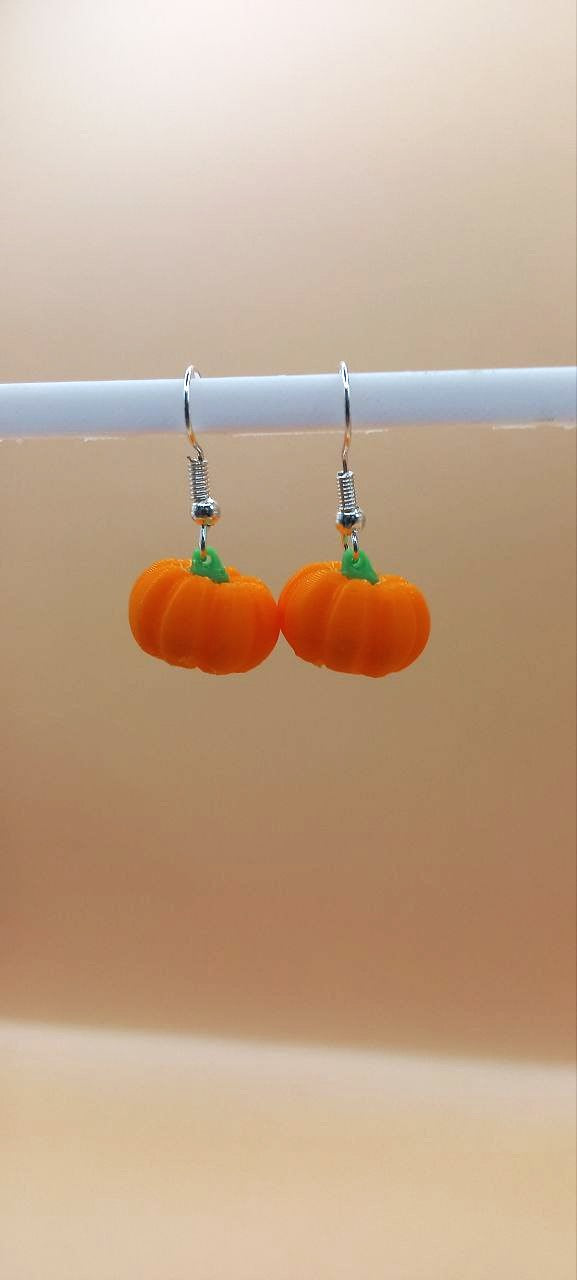 Mini Halloween Pumpkin Earrings – Festive Plastic Earrings for Halloween Fun