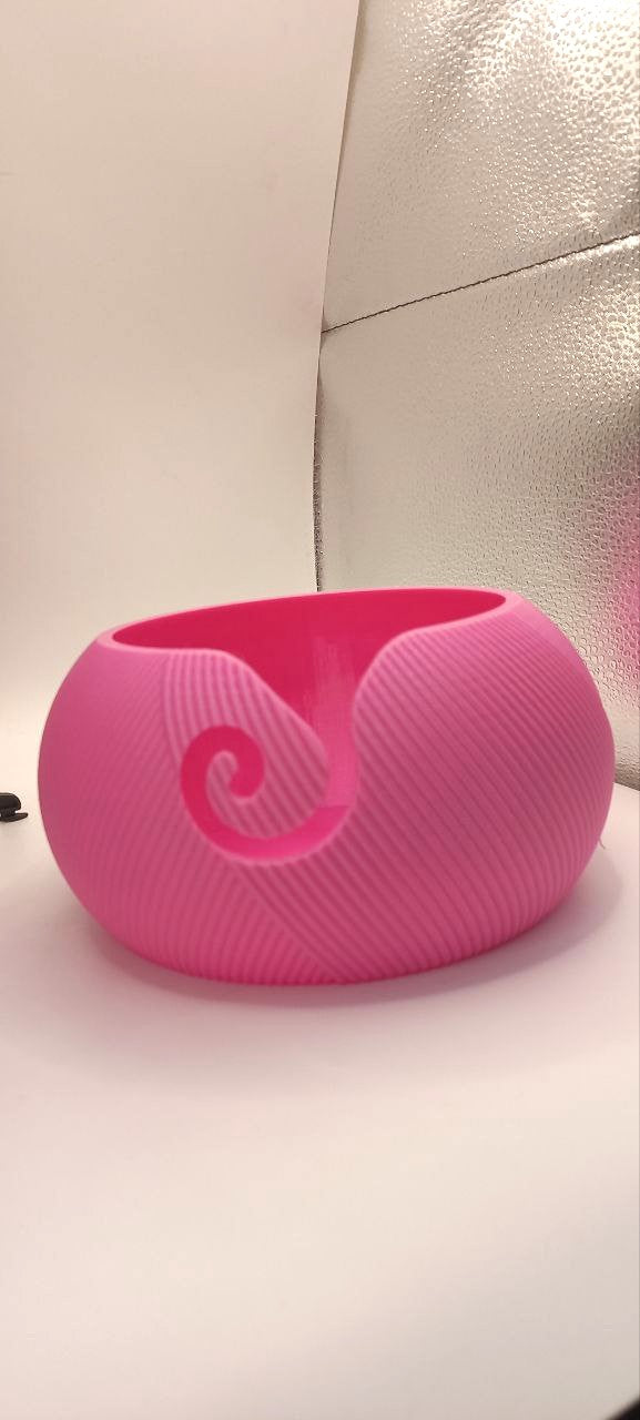 Yarn Bowl for Crocheting – Tangle-Free Yarn Holder Plastic Lightweight for Knitt