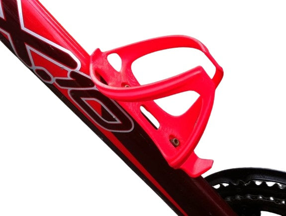 Durable Plastic Cycle Drink Water Bottle Cage - Secure and Lightweight Bottle Holder