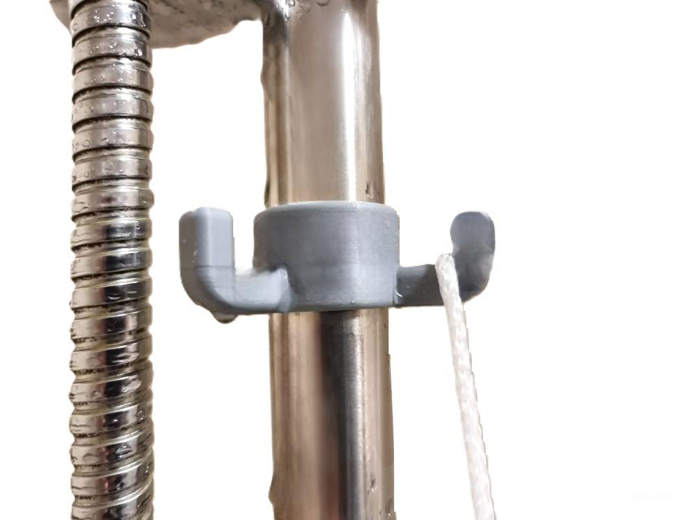 Shower Rail Hook for Loofah – Convenient Plastic Loofah Hanging Solution