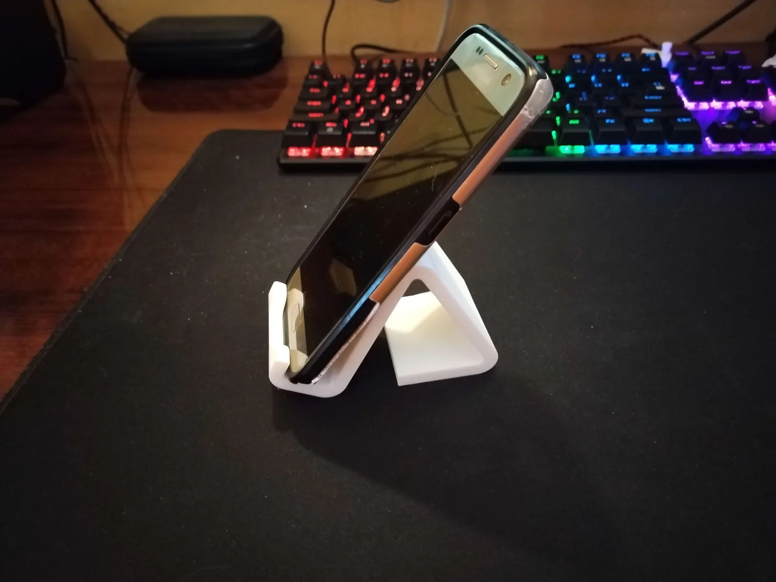 Mobile Phone Holder, Desktop Mobile Stand and Tablet Stand Holder