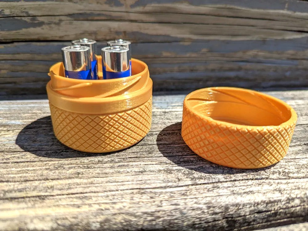 Travel Battery Case – Compact Storage for 4 Batteries for Travel