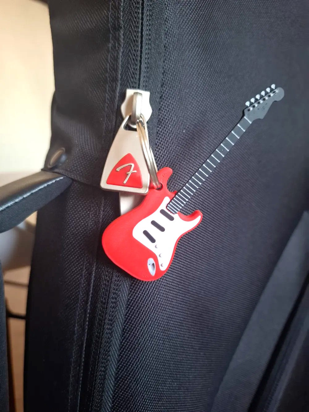 Fender Guitar Keychain – Perfect Accessory for Music Lovers - Guitar Keychain