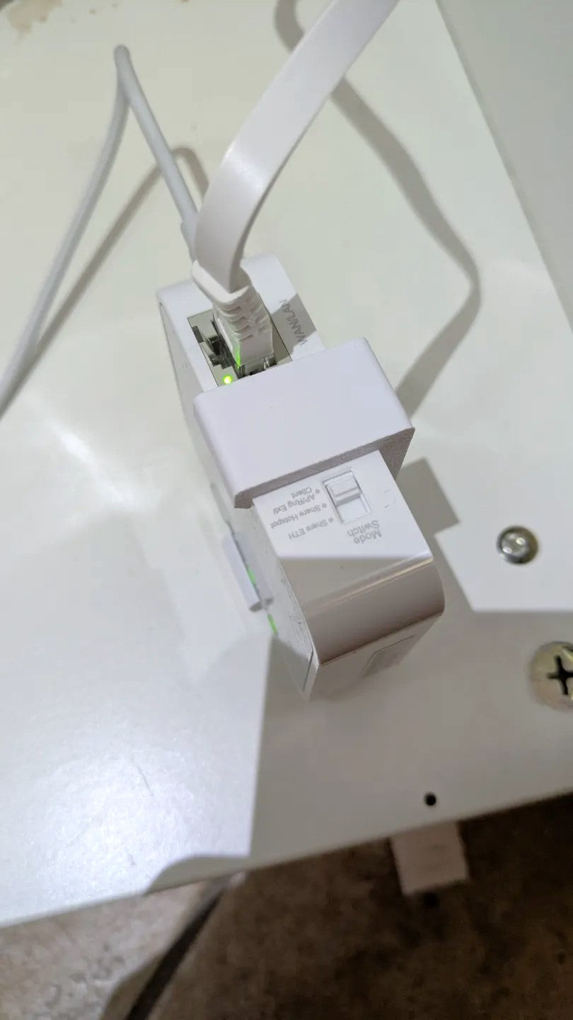 TP-Link AC750 Wall Mount – Adjustable Plastic Bracket for Secure Wall Mount