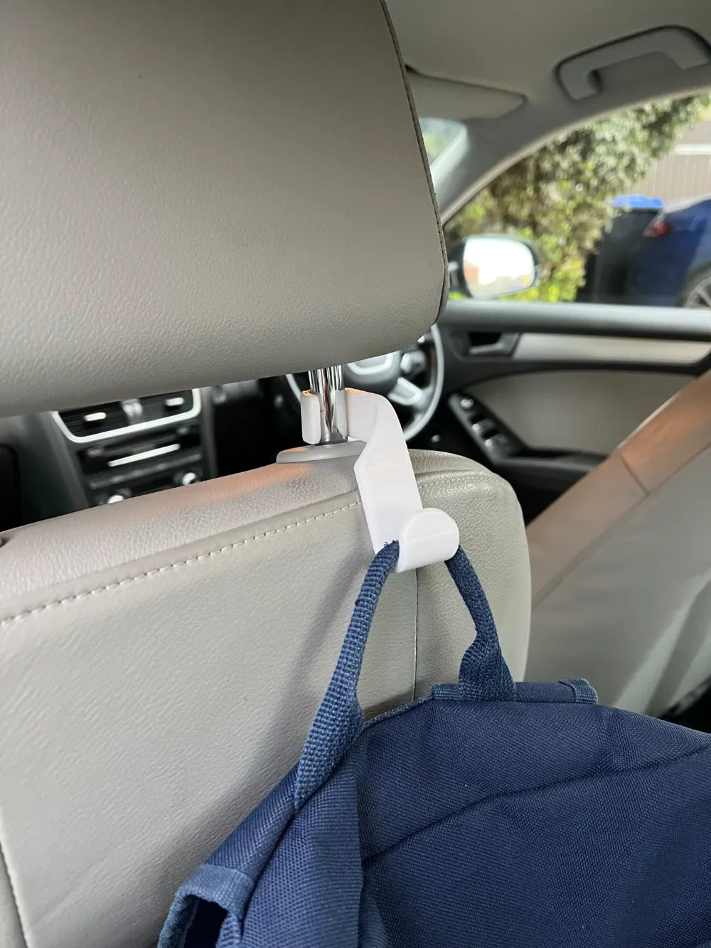 2 Pcs Strong Modern Car Seat Hook – Secure & Kid-Safe Organizer for Bags - White