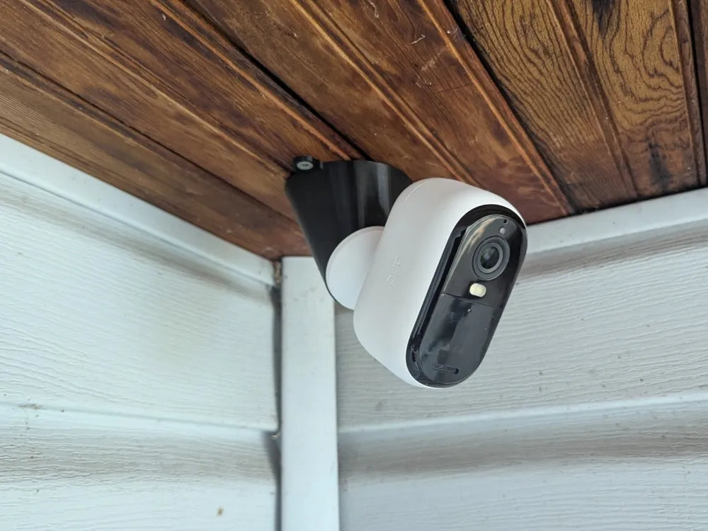 Arlo 2nd Gen Essentials Ceiling Mount – Secure Indoor/Outdoor Camera Bracket