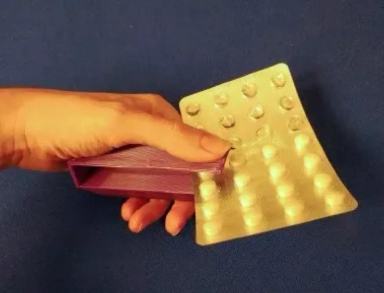 Effortlessly Extract Pill Puncher for Blister Packs - Portable Pill Taker