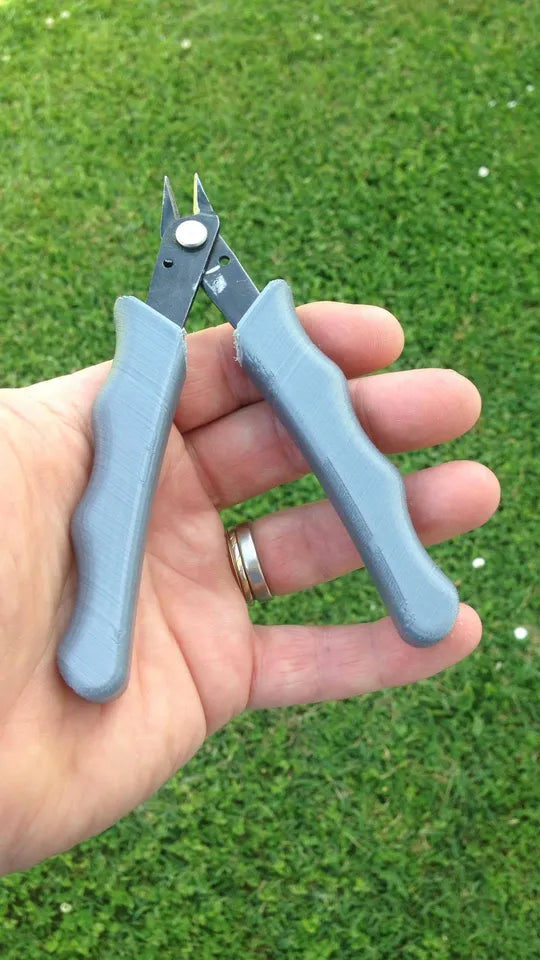 Grip pliers - Grips with Comfortable Handles Plier