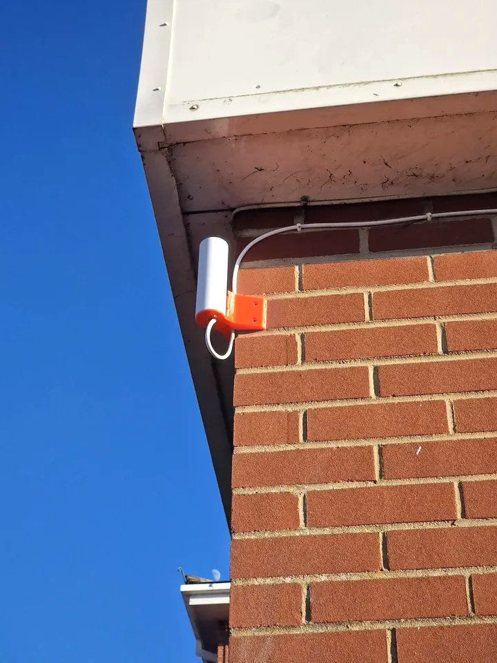 Ubiquiti UniFi U6 Mesh Corner Mount - Durable Plastic Mount with Screw Holes